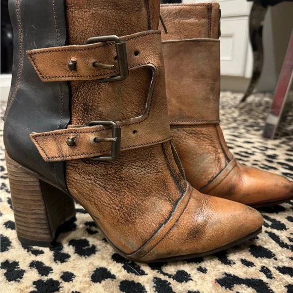 Free Bird “Joey” bronze pointy toe ankle boots Size 10 - Picture 3 of 9